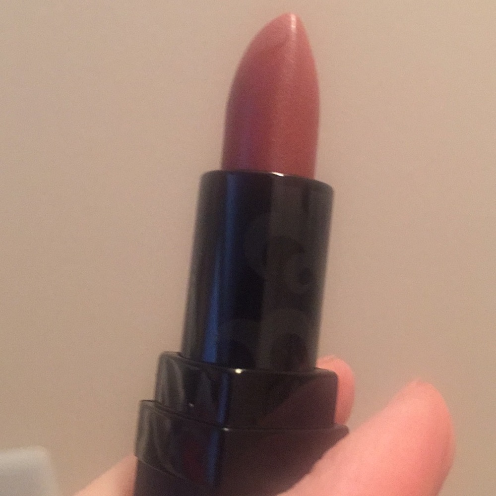 Younique opalescent lipstick; upper class